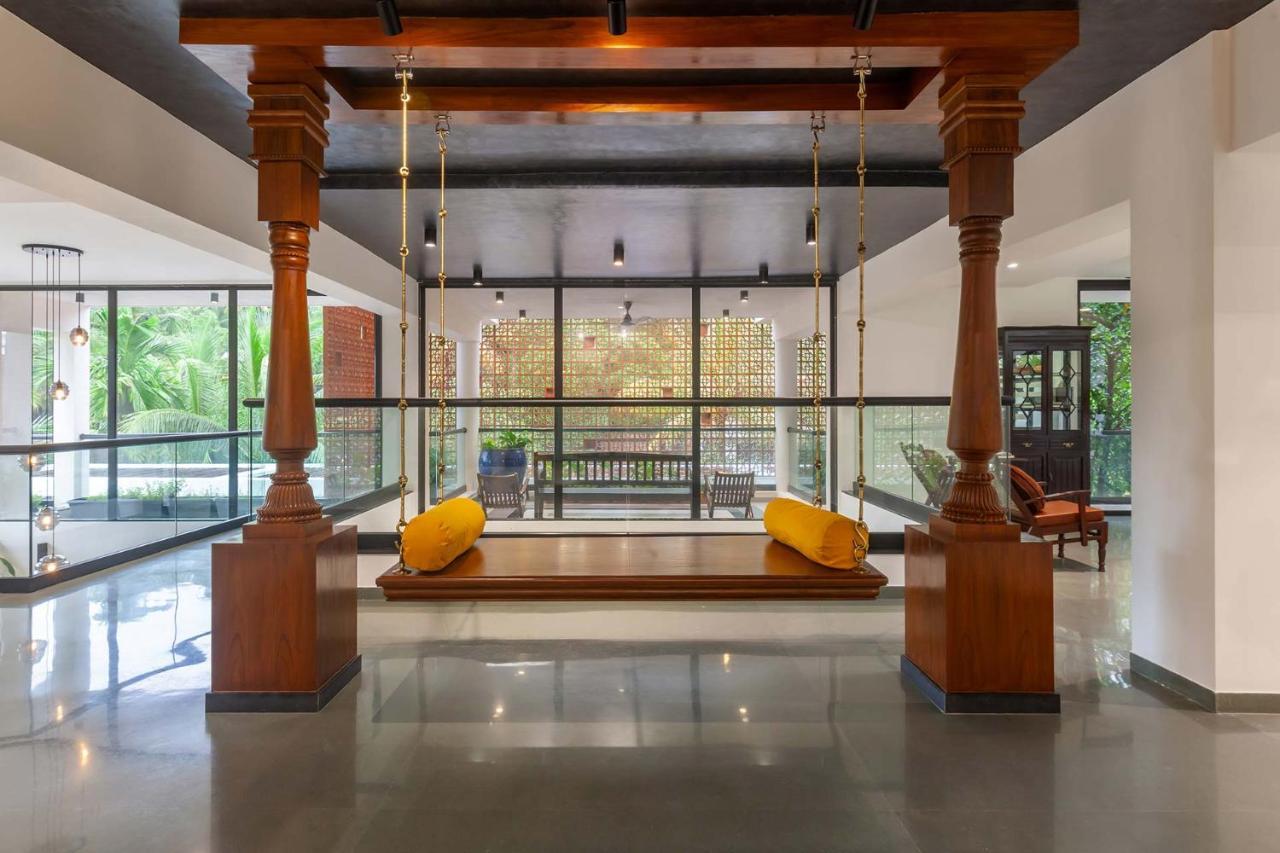 Villa Sereno By Stayvista - An Elegant And Entertaining Retreat Featuring A Swimming Pool, Outdoor Jacuzzi, Modern Interiors, And A Snooker Table آليباغ المظهر الخارجي الصورة