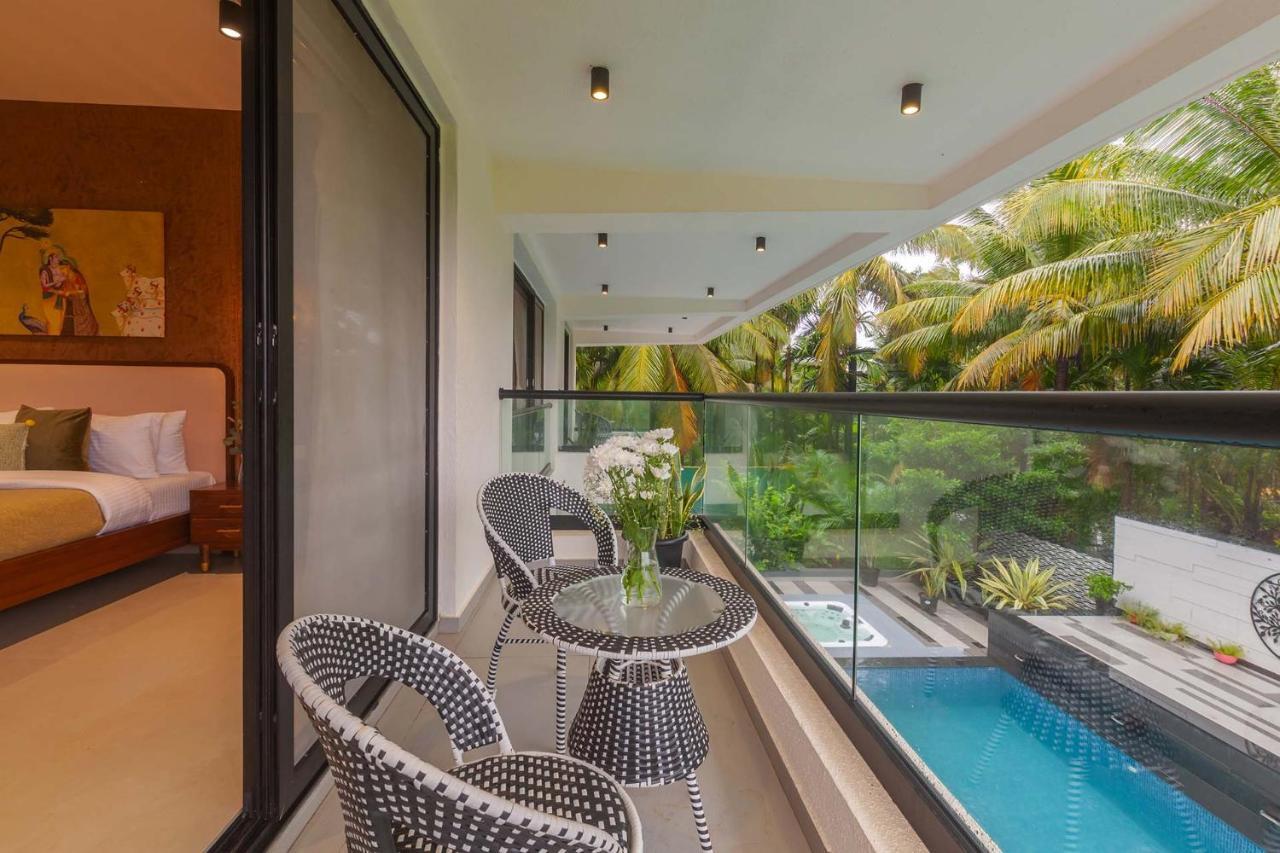 Villa Sereno By Stayvista - An Elegant And Entertaining Retreat Featuring A Swimming Pool, Outdoor Jacuzzi, Modern Interiors, And A Snooker Table آليباغ المظهر الخارجي الصورة
