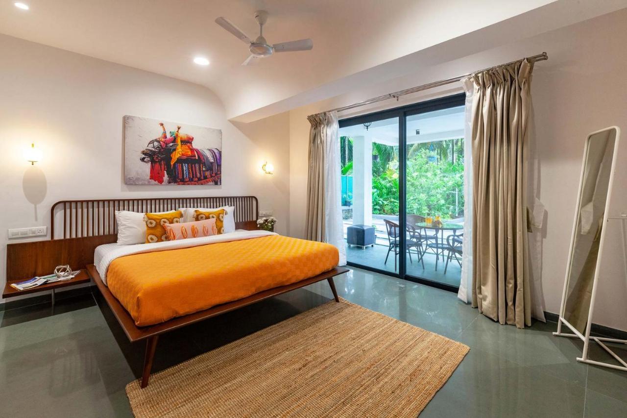 Villa Sereno By Stayvista - An Elegant And Entertaining Retreat Featuring A Swimming Pool, Outdoor Jacuzzi, Modern Interiors, And A Snooker Table آليباغ المظهر الخارجي الصورة