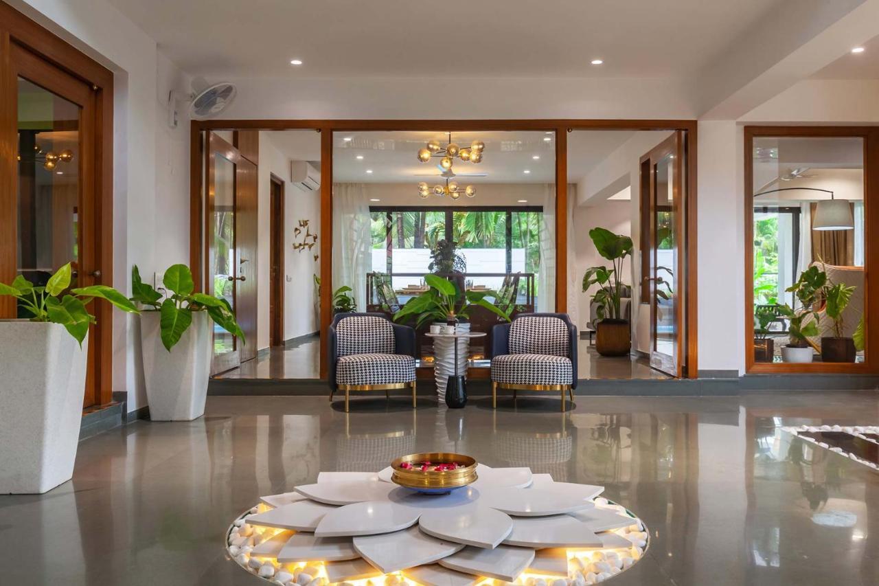 Villa Sereno By Stayvista - An Elegant And Entertaining Retreat Featuring A Swimming Pool, Outdoor Jacuzzi, Modern Interiors, And A Snooker Table آليباغ المظهر الخارجي الصورة