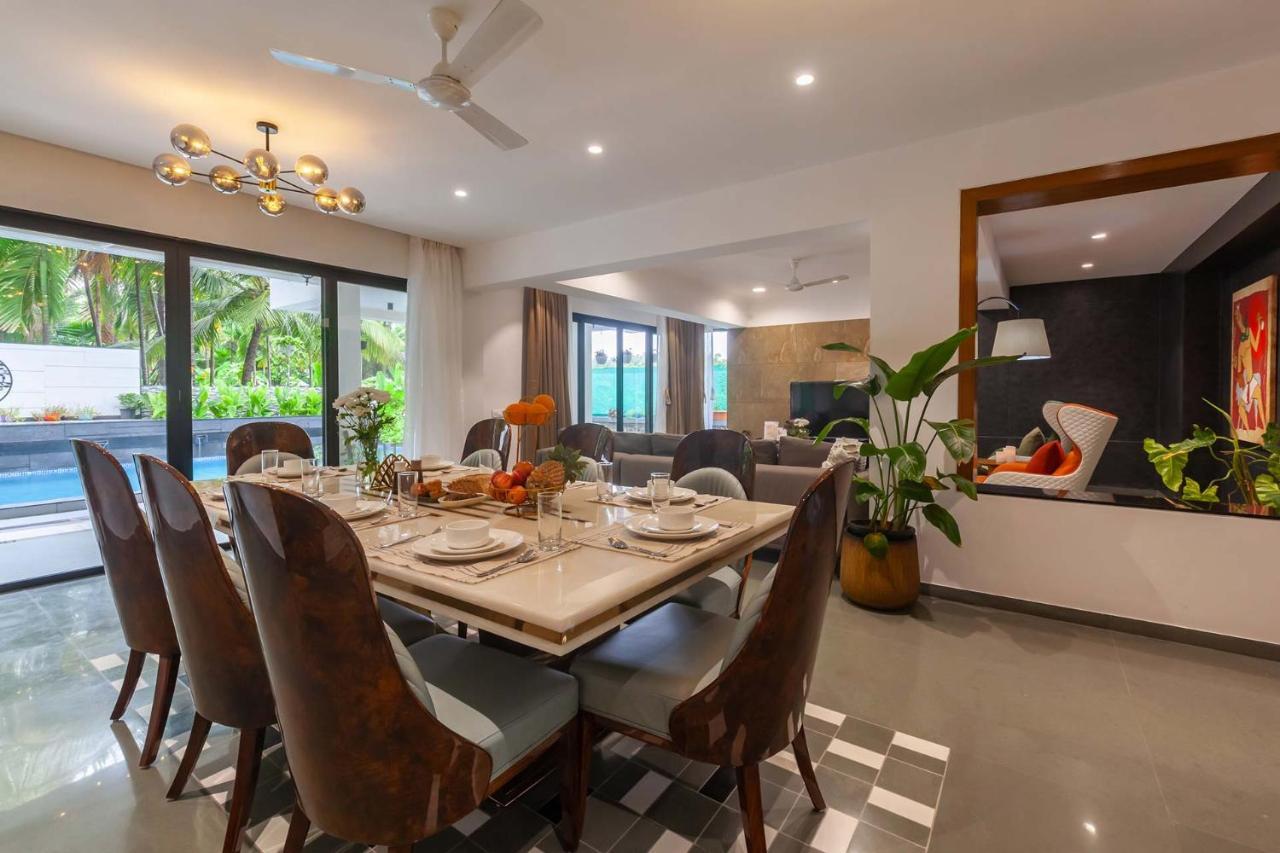 Villa Sereno By Stayvista - An Elegant And Entertaining Retreat Featuring A Swimming Pool, Outdoor Jacuzzi, Modern Interiors, And A Snooker Table آليباغ المظهر الخارجي الصورة