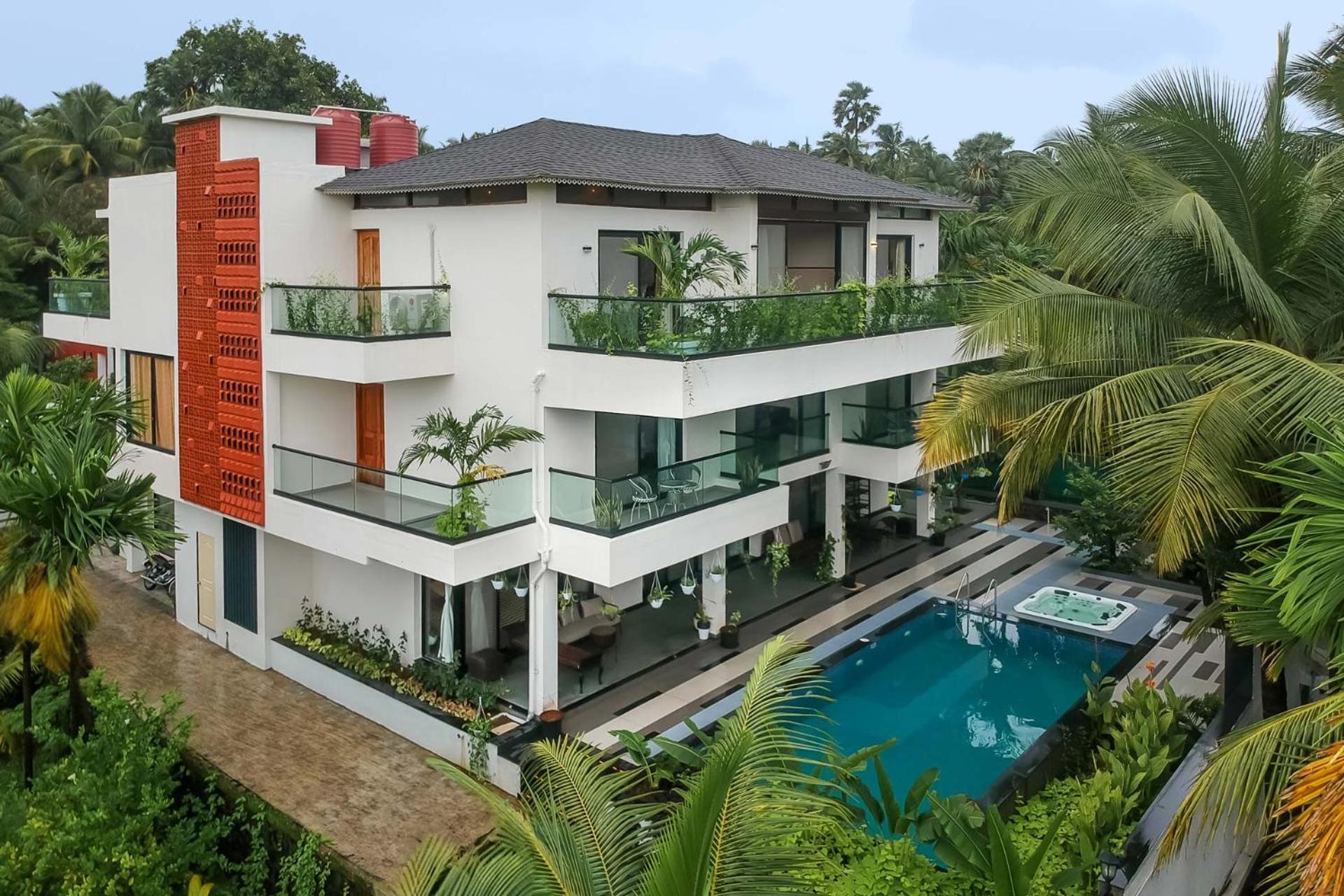 Villa Sereno By Stayvista - An Elegant And Entertaining Retreat Featuring A Swimming Pool, Outdoor Jacuzzi, Modern Interiors, And A Snooker Table آليباغ المظهر الخارجي الصورة